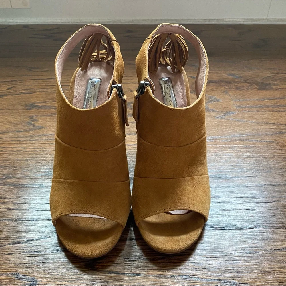 Halogen Willow suede peeptoe sandals with fringe tassels wooden block heel - Picture 2 of 9